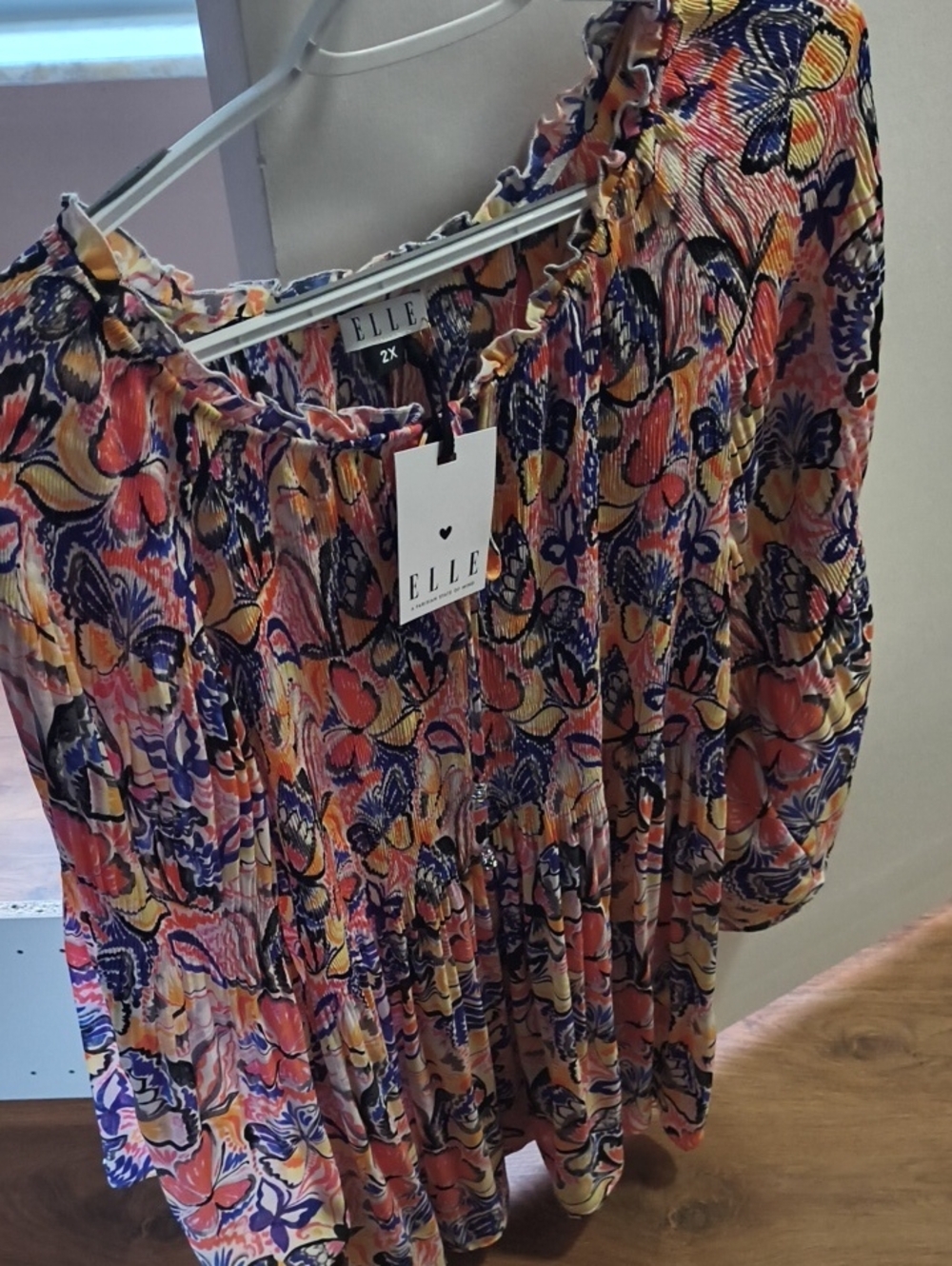*Host pick* ELLE Coral, Navy & Yellow Floral Pleated Tunic